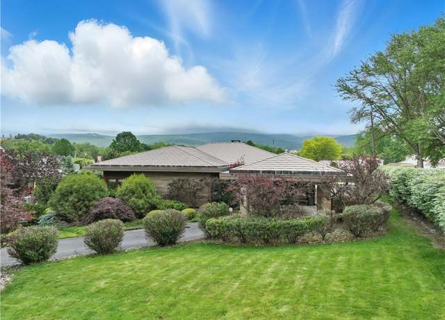 Property at 107 Belmont Cir, Uniontown, PA 15401, 4 beds, 4.5 baths