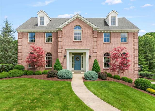Property at 105 Pin Oak Ct, Peters Twp, PA 15367, 4 beds, 4.5 baths