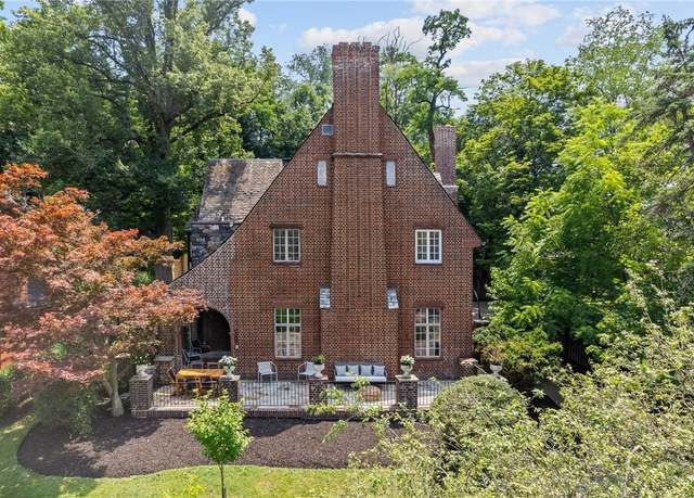 Property at 1808 Beechwood Blvd, Squirrel Hill, PA 15217, 5 beds, 3.5 baths
