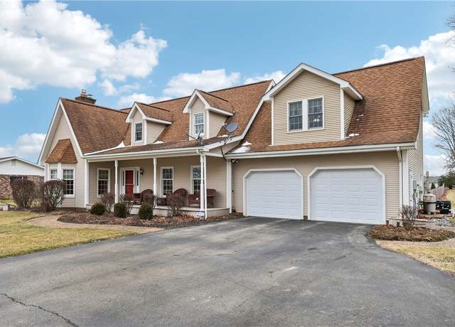 Property at 202 Locust Ln, East Franklin Twp, PA 16201, 4 beds, 3.5 baths