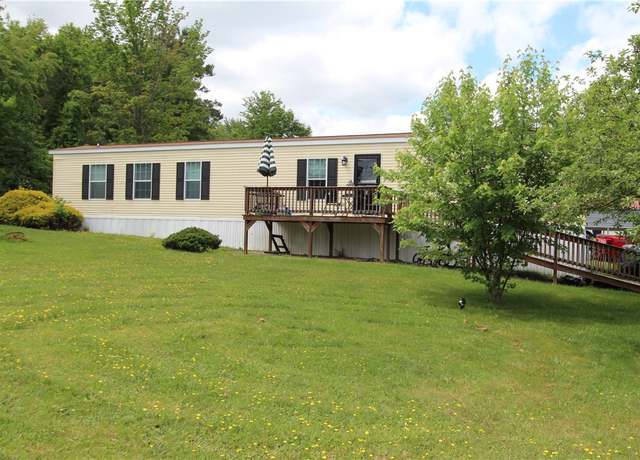 Property at 315 Briarcliff Rd, City Of Greensburg, PA 15601, 2 beds, 2 baths