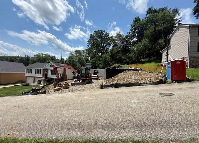 Property at 815 Rosemont Ave, Shaler, PA 15223, 4 beds, 2.5 baths