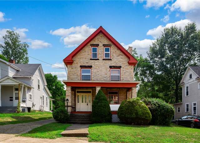 Property at 158 Oak St, City Of But Ne, PA 16001, 6 beds, 1.5 baths