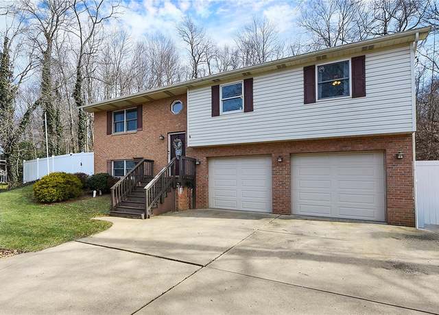 Property at 153 Edgewater Dr, Center Twp - Bea, PA 15061, 3 beds, 2.5 baths