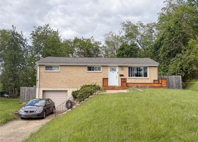 Property at 829 Cottonwood Dr, Monroeville, PA 15146, 3 beds, 1.5 baths
