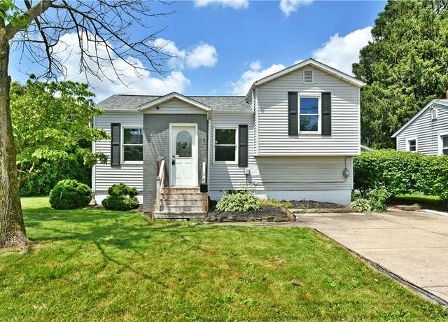 Property at 49 N Oakdale Ave, Hermitage, PA 16148, 2 beds, 2 baths