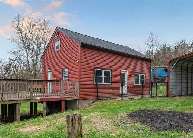 Property at 653 1/2 7th St Ext, New Kensington, PA 15068, 2 beds, 2 baths