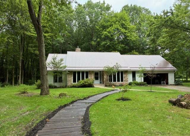 Property at 5569 E State St, Hermitage, PA 16148, 5 beds, 3.5 baths