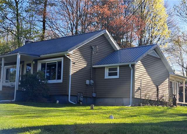 Property at 23 Oak St, Punxsutawney Area School District, PA 15767, 2 beds, 1 bath