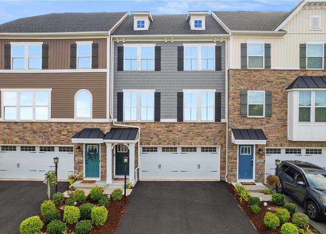 Property at 1208 Clear Springs Dr, Cecil, PA 15317, 3 beds, 2.5 baths