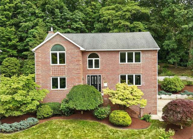 Property at 275 Jefferson St, Murrysville, PA 15632, 4 beds, 3.5 baths