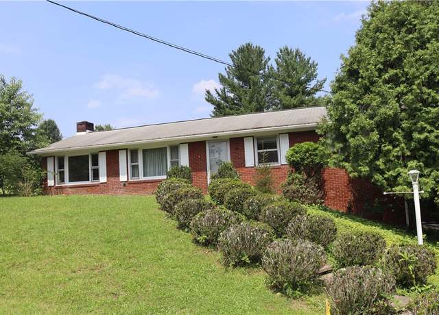 Property at 101 Lake Dr, Ligonier Twp, PA 15658, 3 beds, 2 baths