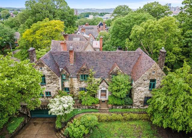 Property at 1 Robin Rd, Squirrel Hill, PA 15217, 5 beds, 4.5 baths