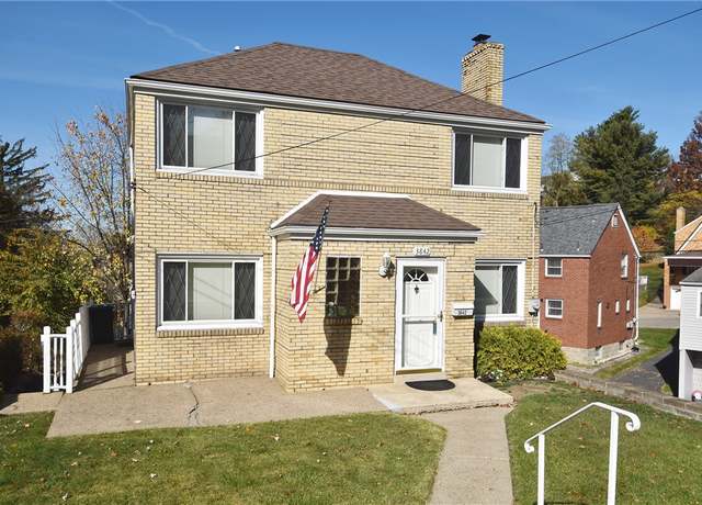 Property at 3842 Lawnview Ave, Brentwood, PA 15227, 3 beds, 2.5 baths