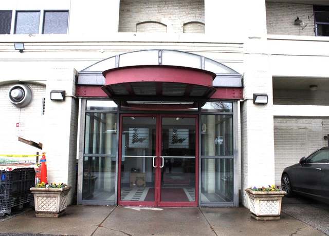 Property at 5850 Centre Ave #401, Shadyside, PA 15206, 1 bed, 1 bath