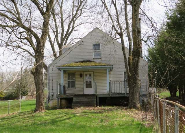 Property at 64 Valley Rd, Somerset Twp - Wsh, PA 15330, 2 beds, 1 bath