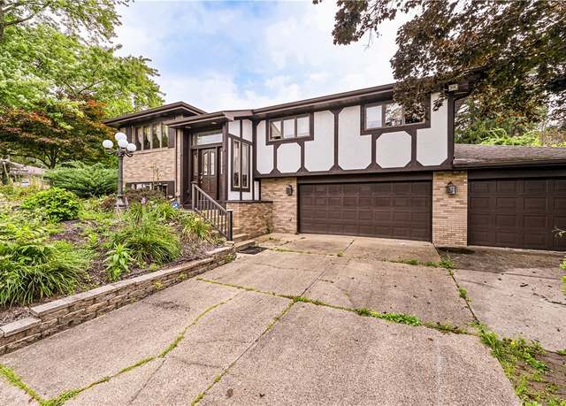 Property at 4045 Blue Willow, Hempfield Twp - Wml, PA 15642, 3 beds, 2 baths