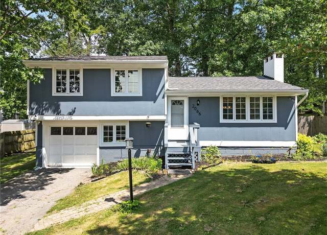 Property at 2066 Powell Rd, Cranberry Twp, PA 16066, 3 beds, 2 baths