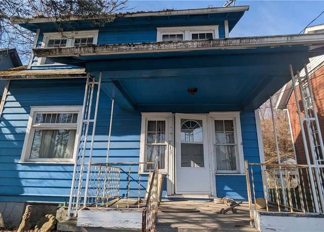 Property at 211 Pennsylvania Ave, Clairton, PA 15025, 3 beds, 1 bath