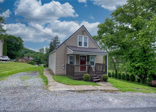 Property at 220 South St, Evans City Boro, PA 16033, 3 beds, 1 bath