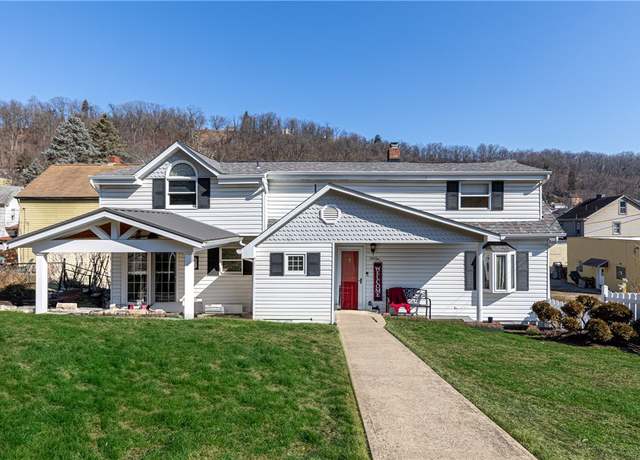 Property at 1402 Pine Hollow Rd, Mckees Rocks, PA 15136, 3 beds, 2 baths