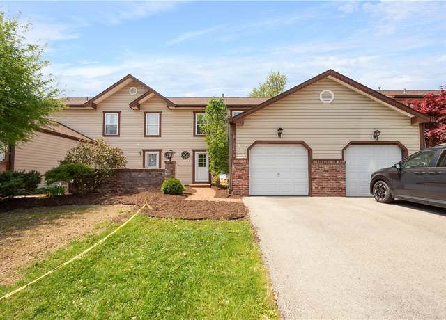 Property at 1470 Yorktown Dr, Cecil, PA 15055, 3 beds, 2.5 baths