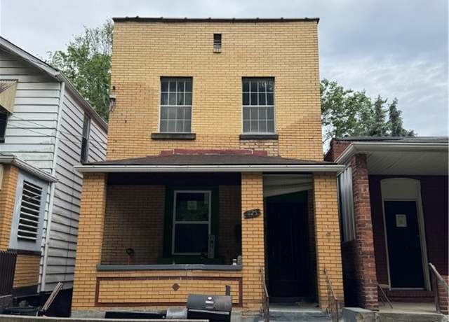 Property at 125 Frazier Ave, Stowe Twp, PA 15136, 3 beds, 1 bath