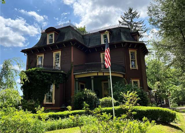 Property at 317 Chestnut St, Pleasantville, PA 16341, 6 beds, 1.5 baths