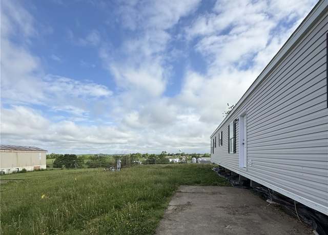 Property at 443 Hy-vue, Clinton Twp, PA 16056, 3 beds, 2 baths