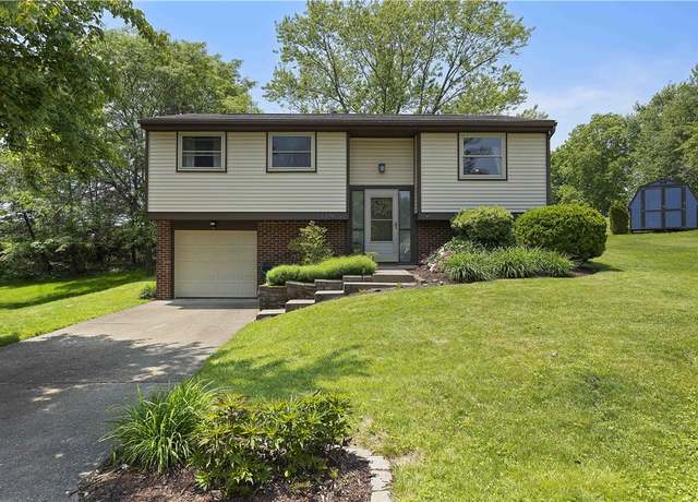 Property at 119 Summit Ridge Dr, Bridgeville, PA 15017, 3 beds, 1.5 baths