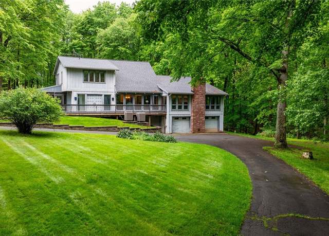 Property at 124 Oak Ln, Adams Twp, PA 16046, 4 beds, 3.5 baths