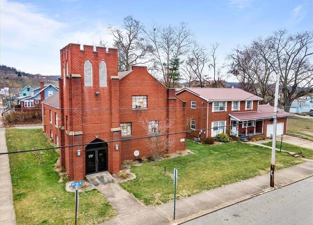 Property at 471 New York Ave, Rochester, PA 15074, 4 beds, 2.5 baths