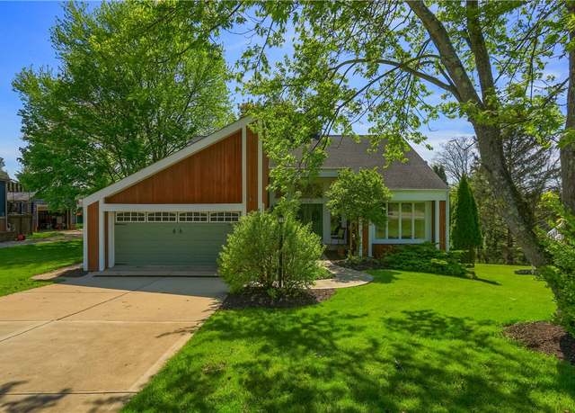 Property at 1352 Oakridge Rd, Mcdonald - Nwa, PA 15057, 4 beds, 3 baths