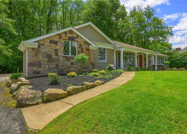 Property at 9 Victoria Dr, Neshannock Twp, PA 16105, 4 beds, 2.5 baths