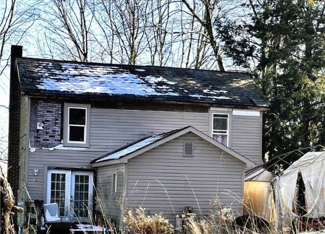Property at 10 Pardoe Aly, Findley Twp, PA 16137, 2 beds, 1 bath