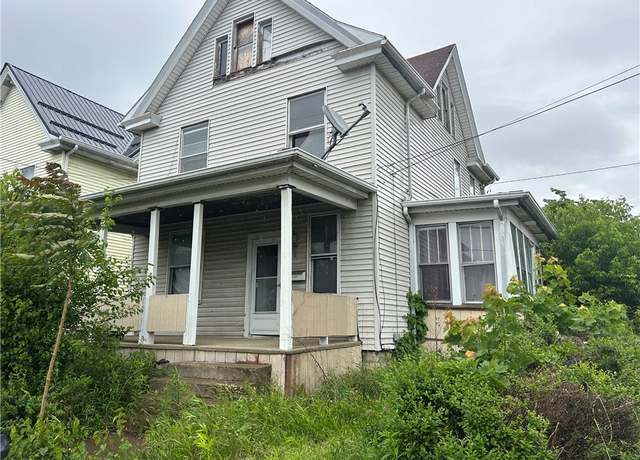 Property at 23 Thomas St, Uniontown, PA 15401, 4 beds, 1 bath