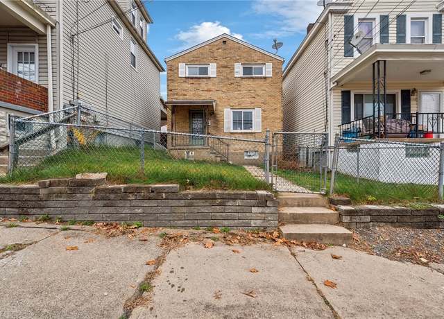 Property at 1140 12th St, Stowe Twp, PA 15136, 3 beds, 1 bath