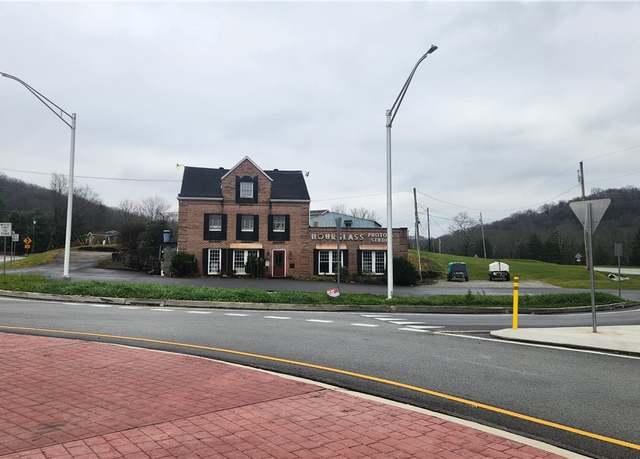 Property at 2 La Belle Vue Rd, Allegheny Twp - Wml, PA 15690, 7 beds, 2.5 baths