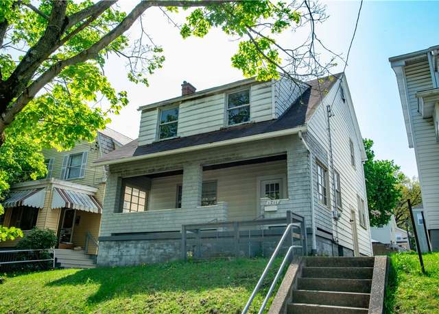 Property at 1211 Main St, Aliquippa, PA 15001, 3 beds, 1 bath