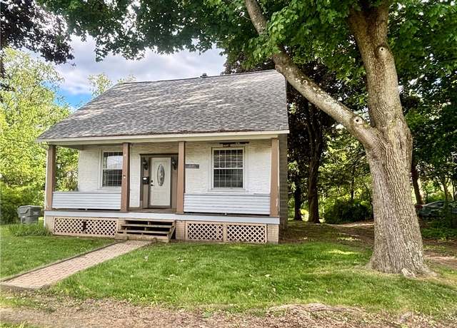 Property at 1713 W 8th St, Patterson Twp, PA 15010, 3 beds, 1.5 baths