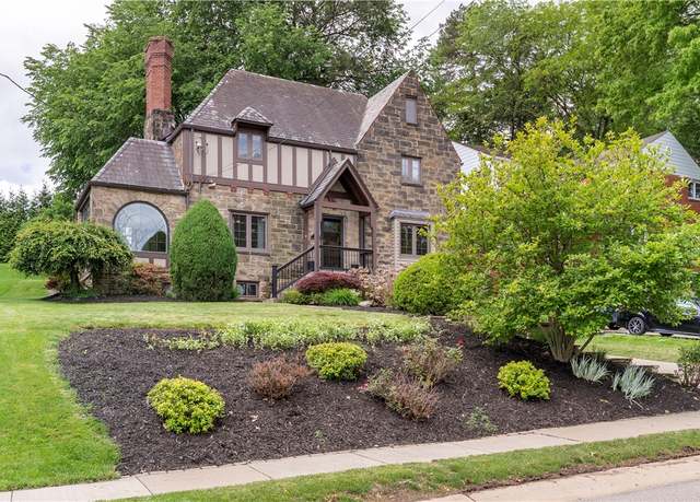 Property at 538 Greenhurst Dr, Mt. Lebanon, PA 15243, 4 beds, 4 baths