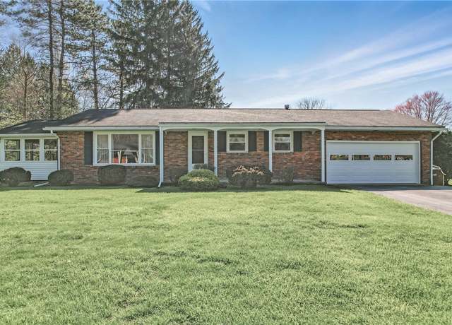 Property at 5 Hempfield Dr, Greenville Boro - Mer, PA 16125, 3 beds, 2 baths