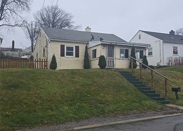 Property at 805 Colonial Ave, Monaca, PA 15061, 2 beds, 1 bath