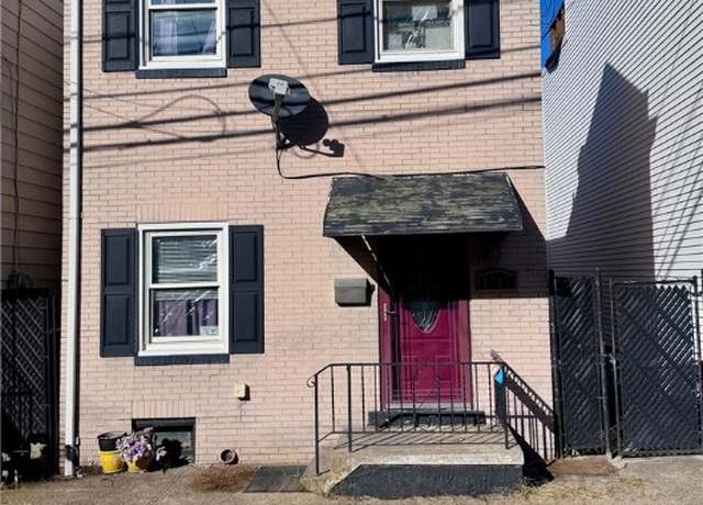 Property at 1717 Sidney St, South Side, PA 15203, 3 beds, 2 baths
