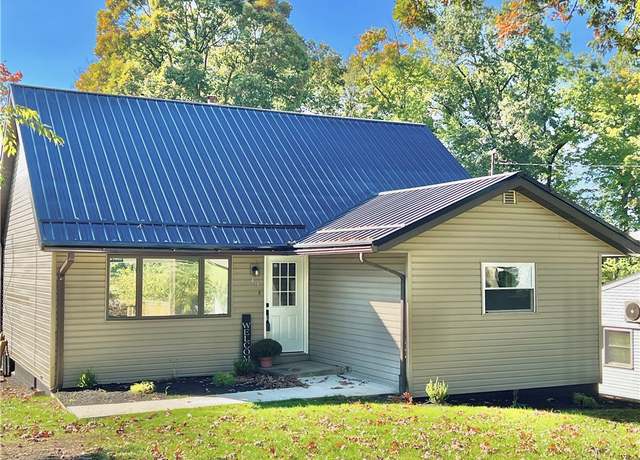 Property at 430 Shady Ln, Neshannock Twp, PA 16105, 4 beds, 2.5 baths