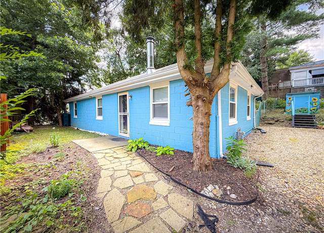Property at 808 Thompson Run Rd, Springdale Twp, PA 15049, 2 beds, 1 bath