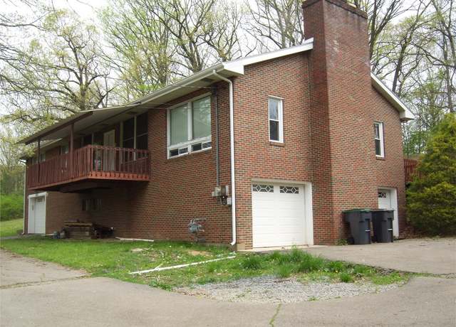 Property at 1082 N Boundary Rd, Cranberry Twp, PA 16066, 3 beds, 1 bath