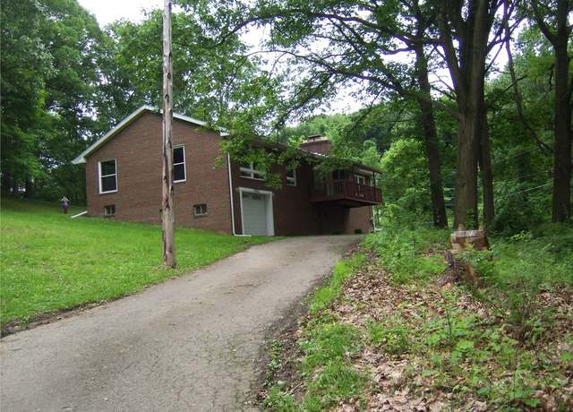Property at 1082 N Boundary Rd, Cranberry Twp, PA 16066, 3 beds, 1 bath