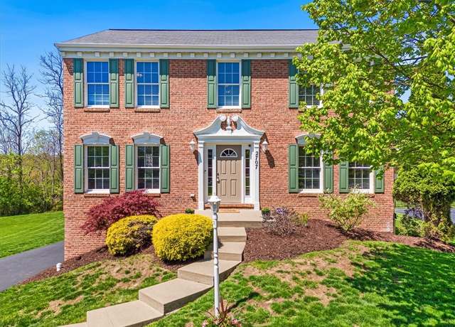 Property at 2707 Country Club Dr, Robinson Twp - Nwa, PA 15205, 3 beds, 2.5 baths