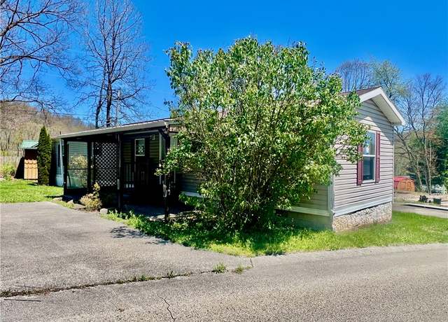 Property at 214 Hill Top Mnr N, Armstrong/shelocta, PA 15774, 2 beds, 2 baths